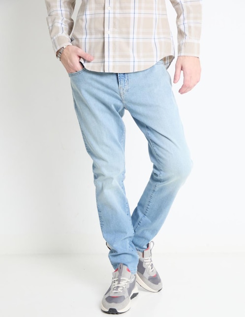 Jeans straight lavado claro para hombre 1