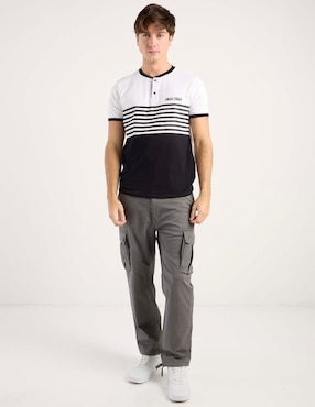 Playera Silver Plate cuello henley para hombre
