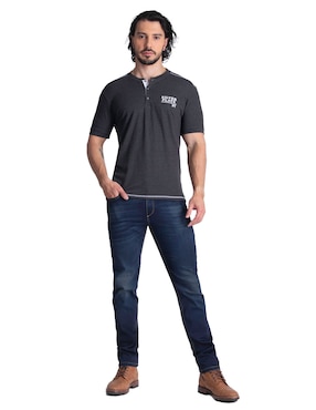 Playera Silver Plate cuello henley para hombre