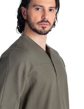Playera Silver Plate cuello henley para hombre