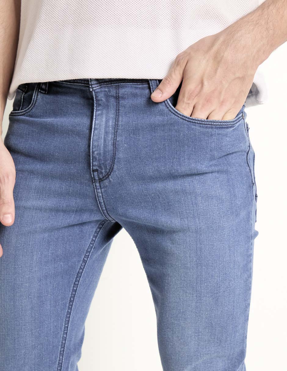 Jeans slim deslavado para hombre 4