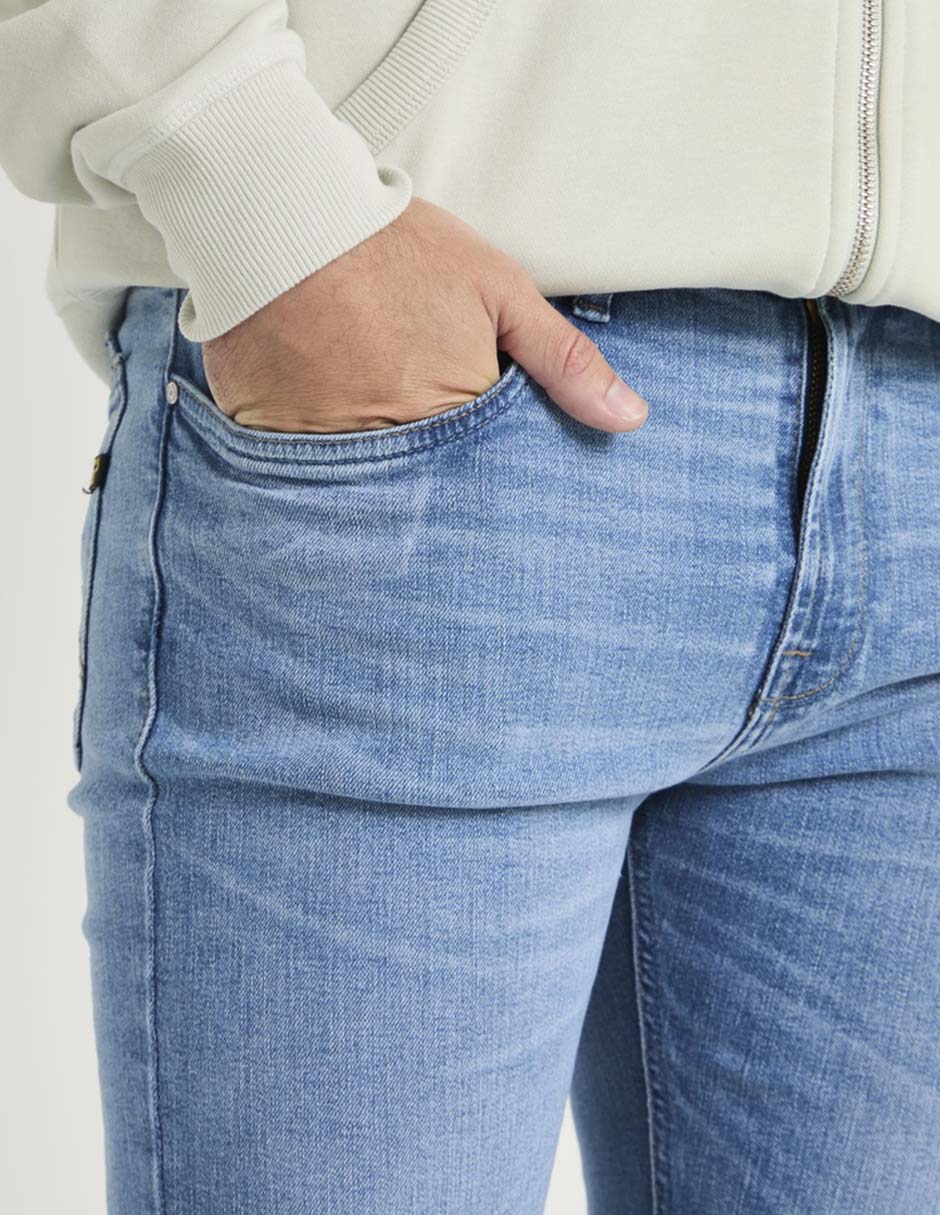 Jeans straight deslavado para hombre 4
