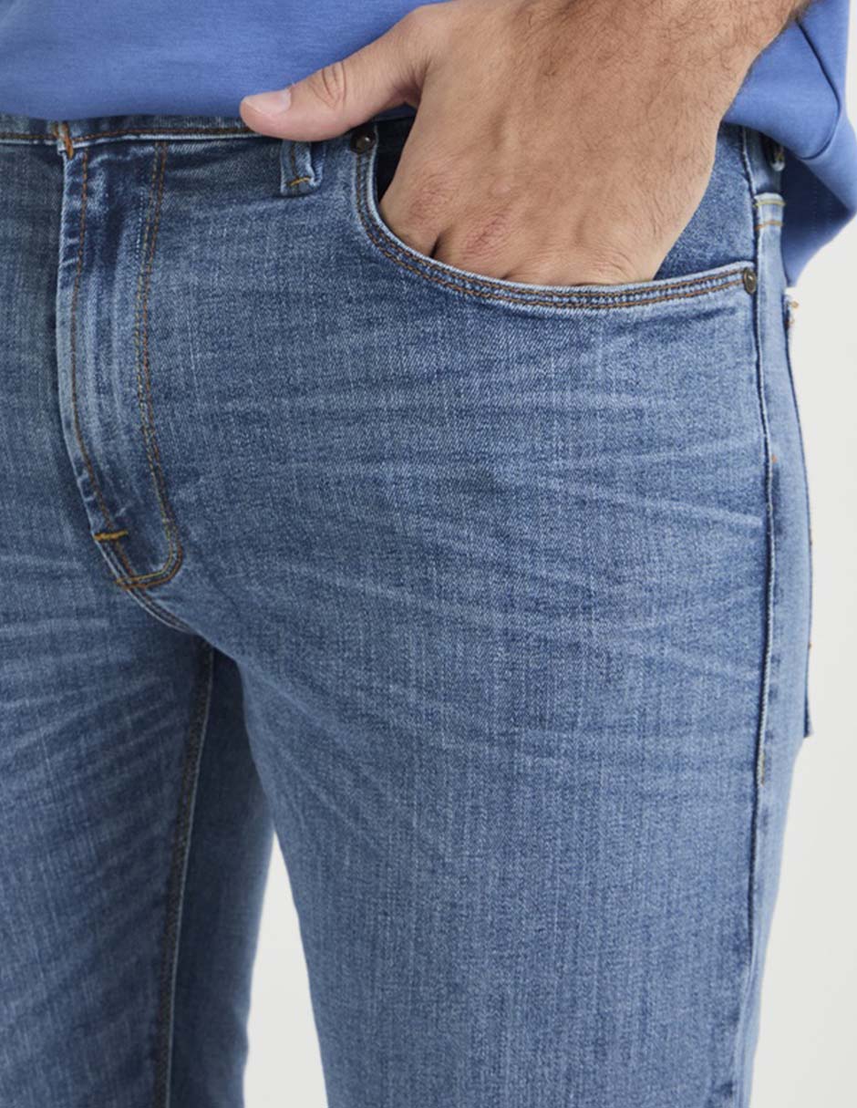Jeans straight lavado medio para hombre 4