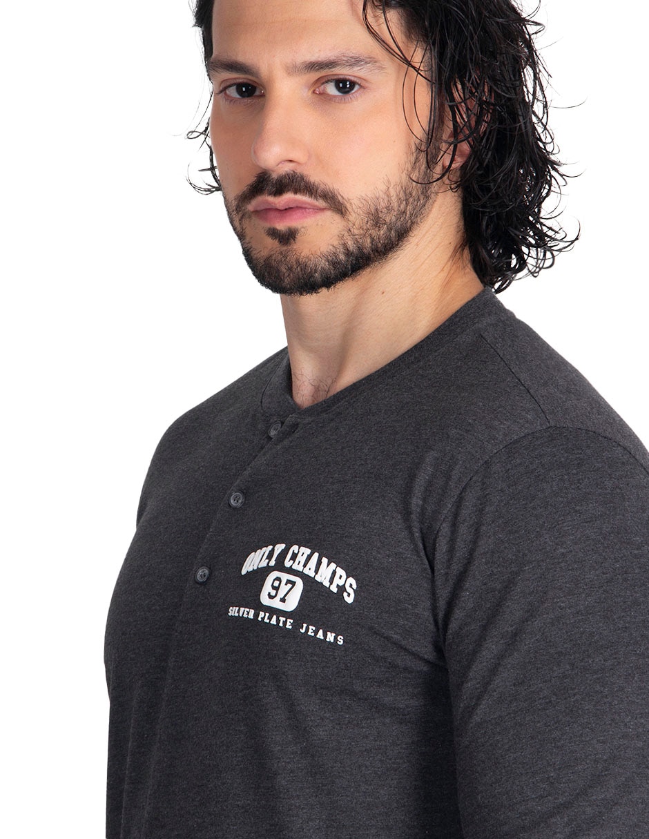Playera cuello henley para hombre 4