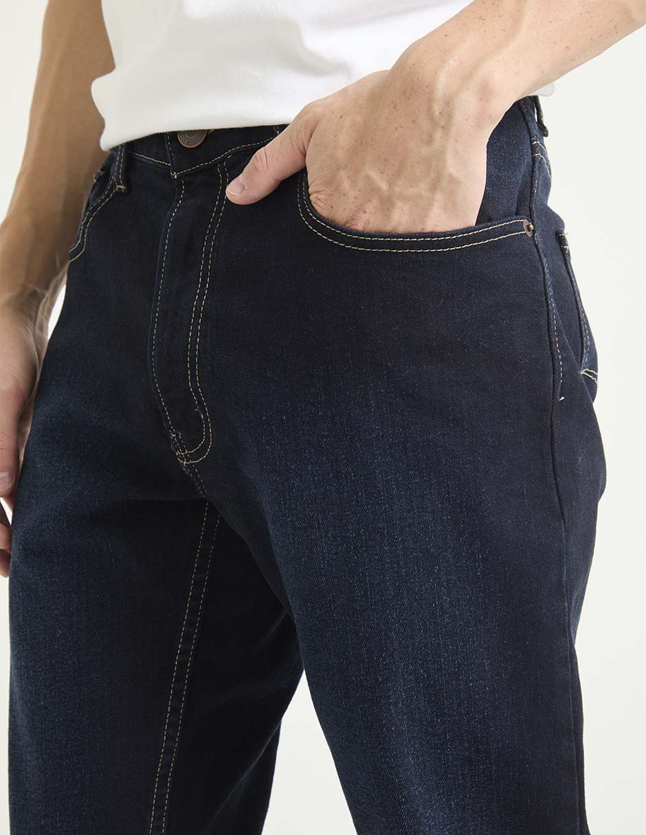 Jeans straight lavado obscuro para hombre 4
