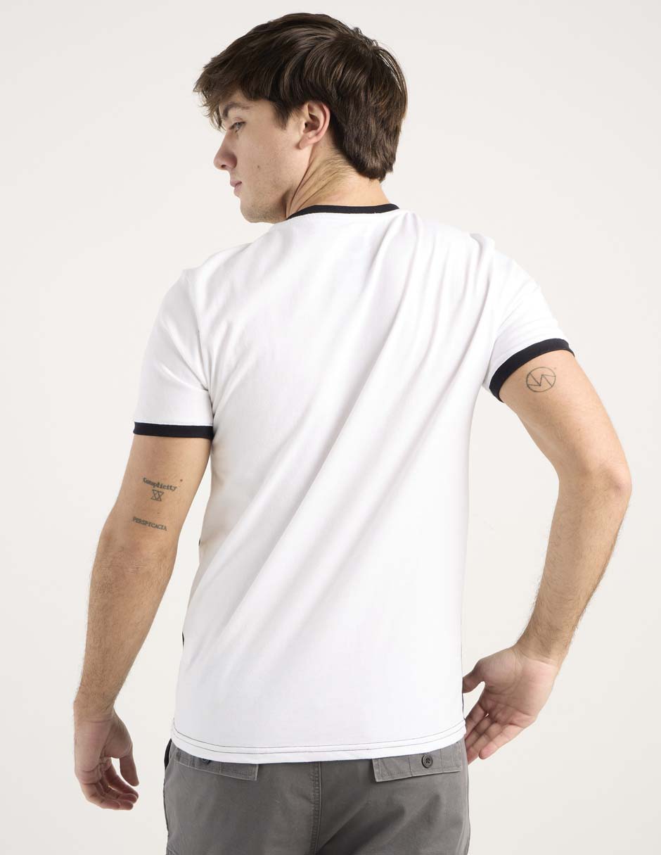 Playera cuello henley para hombre 6