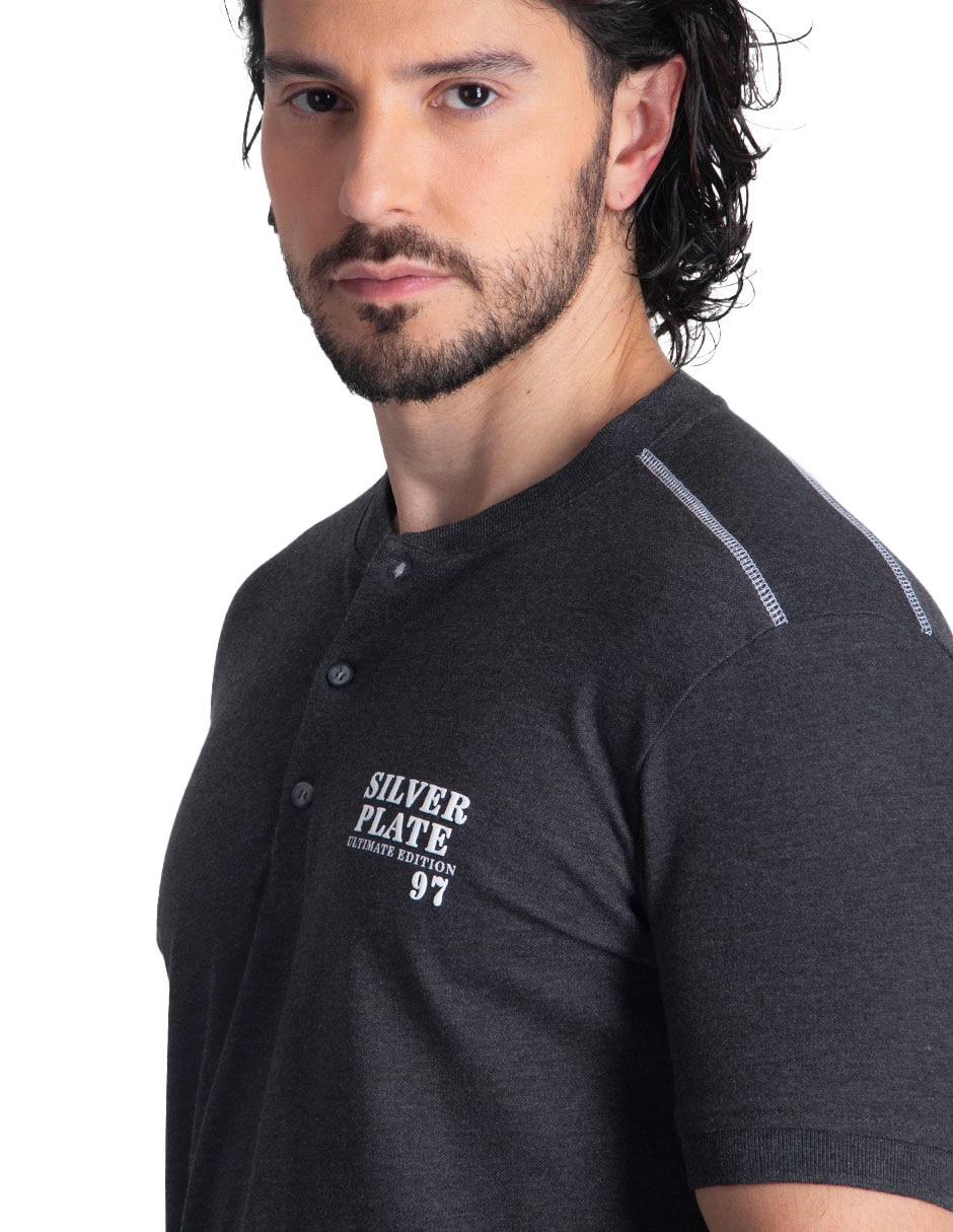 Playera cuello henley para hombre 4